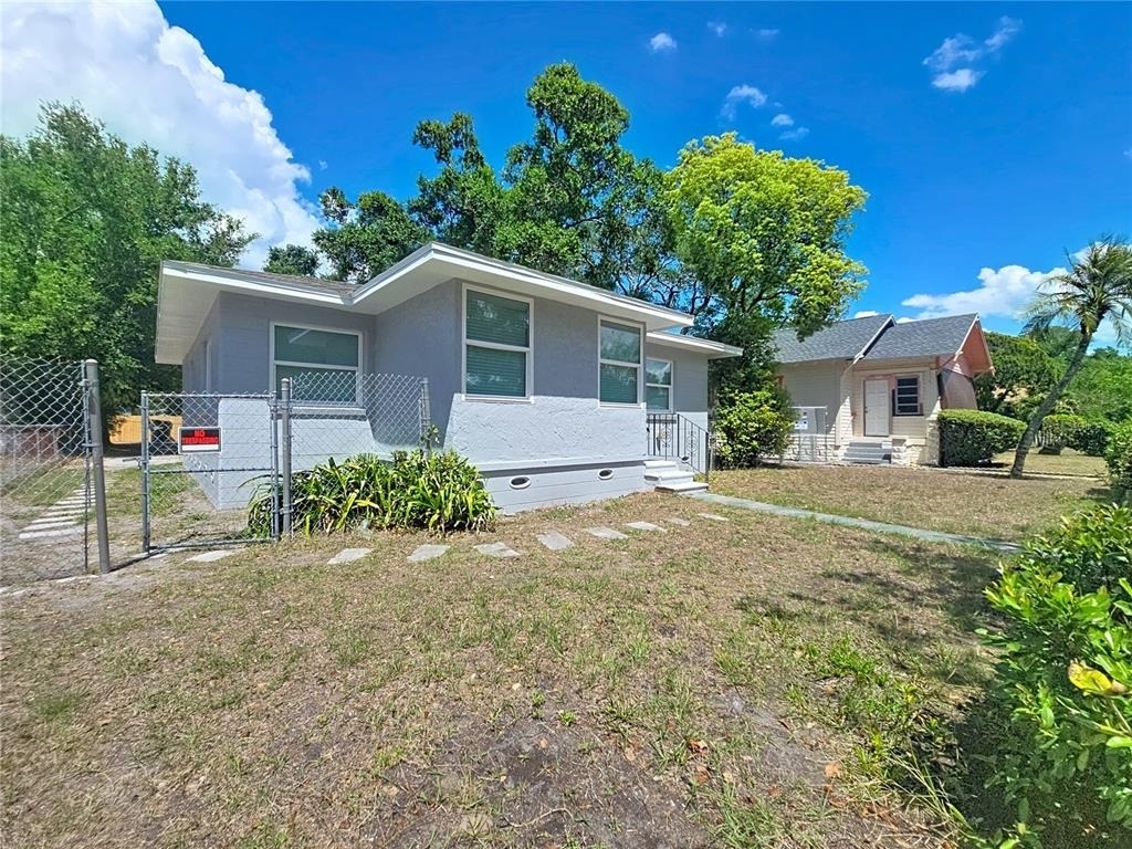 1035 15th Avenue S - Photo 2