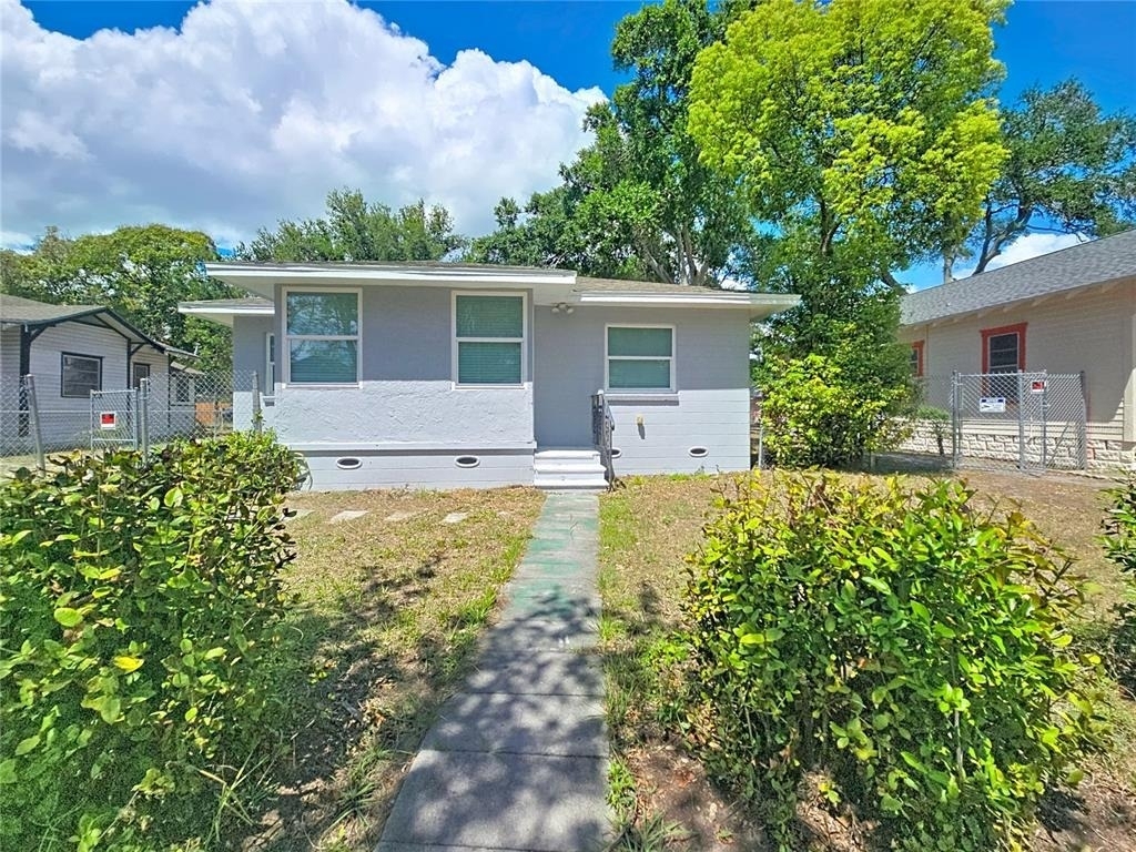 1035 15th Avenue S - Photo 0