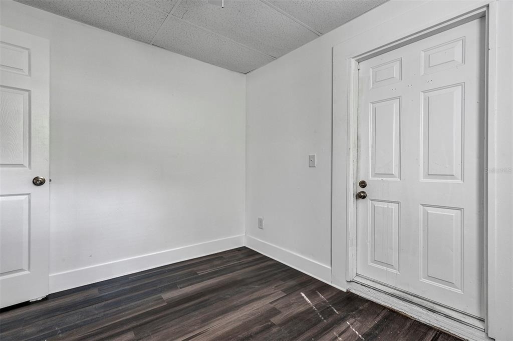 2027 30th Avenue N - Photo 4