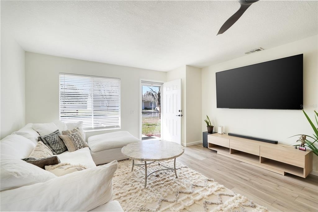30024 Tavares Ridge Boulevard - Photo 4