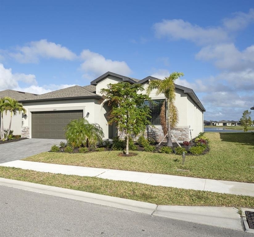 1889 Saddlewood Cir - Photo 1