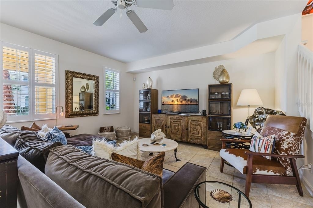 1564 Napoli Drive W - Photo 2
