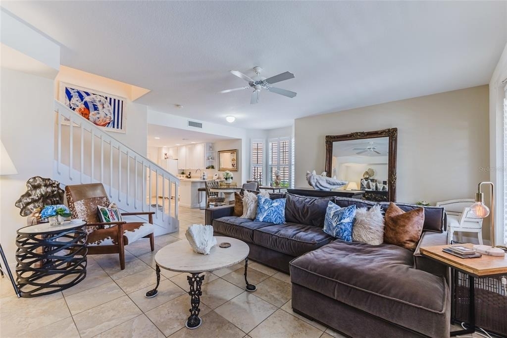 1564 Napoli Drive W - Photo 4