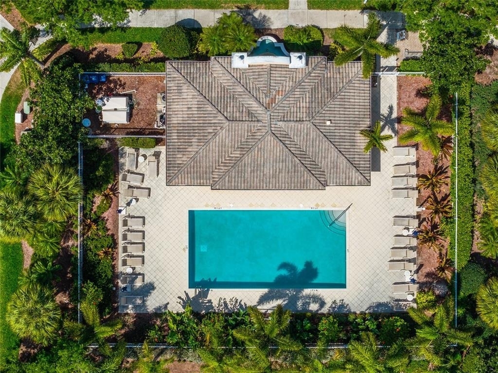 1564 Napoli Drive W - Photo 31
