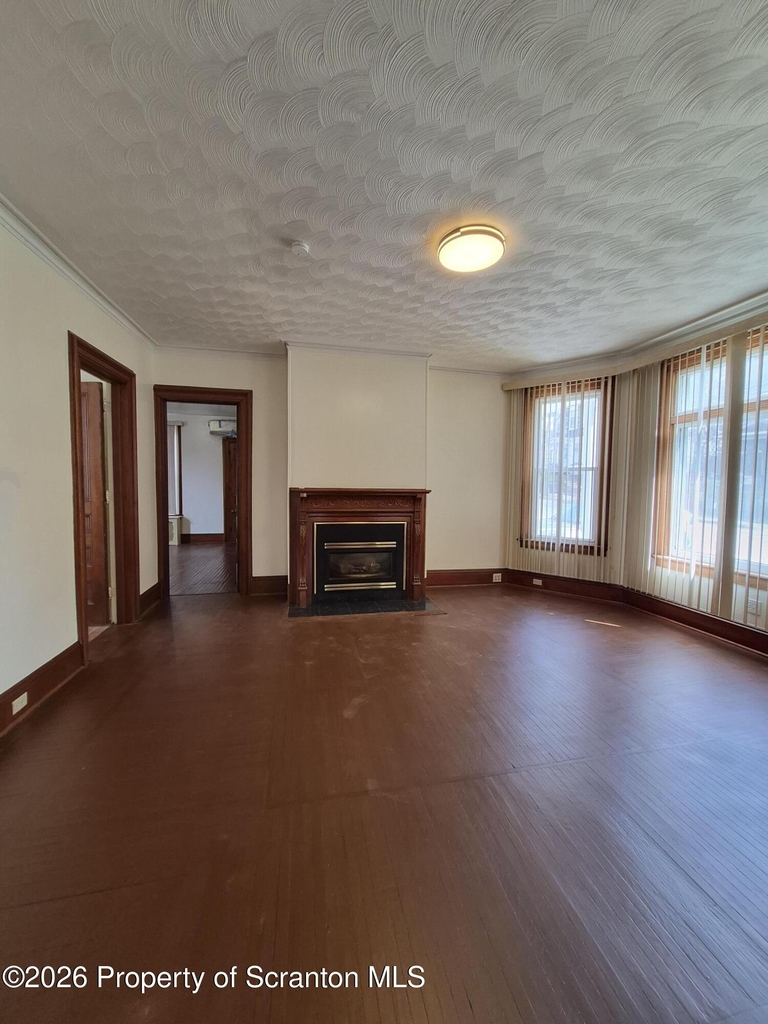 109 Salem Avenue - Photo 2