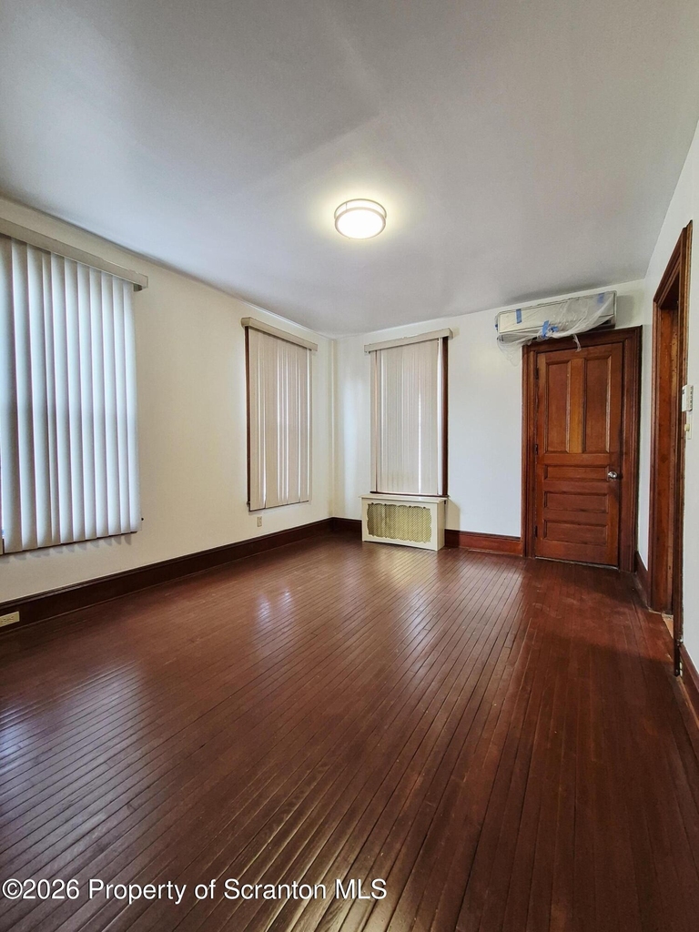 109 Salem Avenue - Photo 6