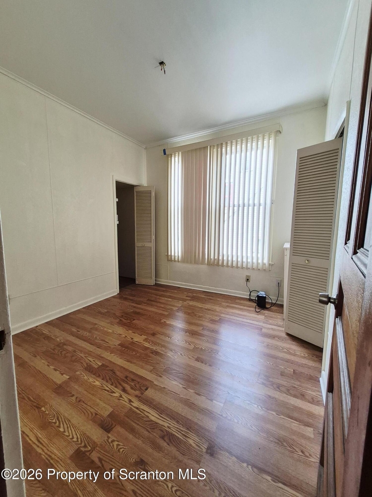 109 Salem Avenue - Photo 12