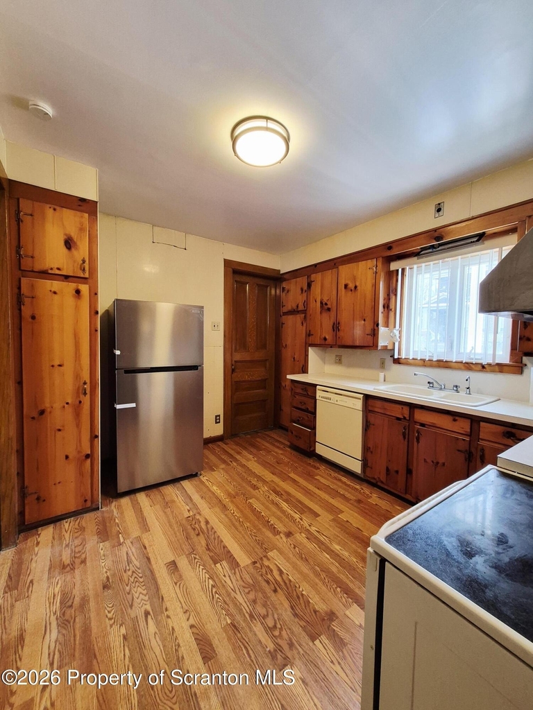 109 Salem Avenue - Photo 9