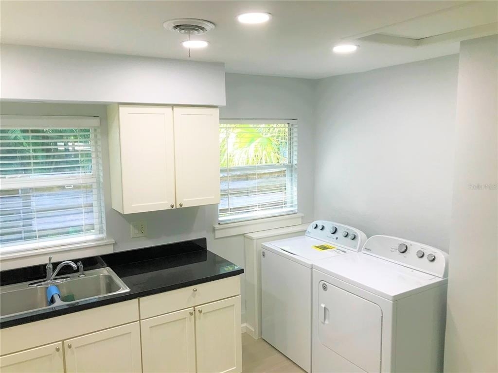 2541 Floyd Street - Photo 5
