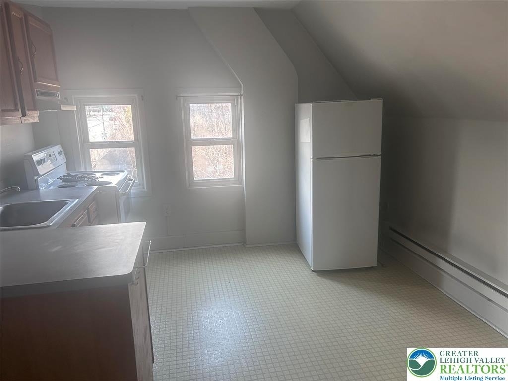 146 W Broad Street - Photo 1