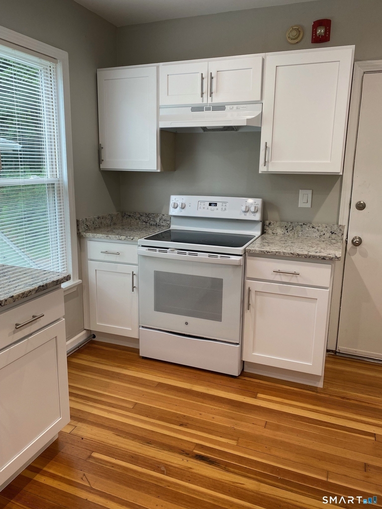407 West Street - Photo 2