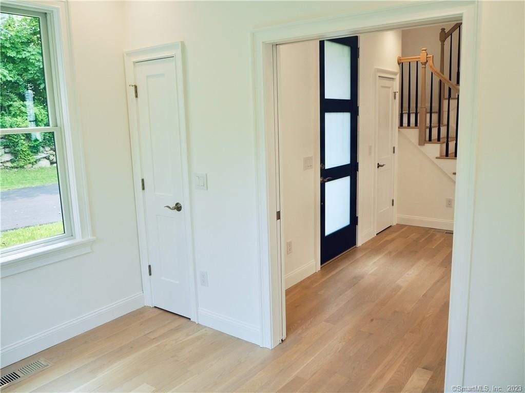70 Seminary Street - Photo 7