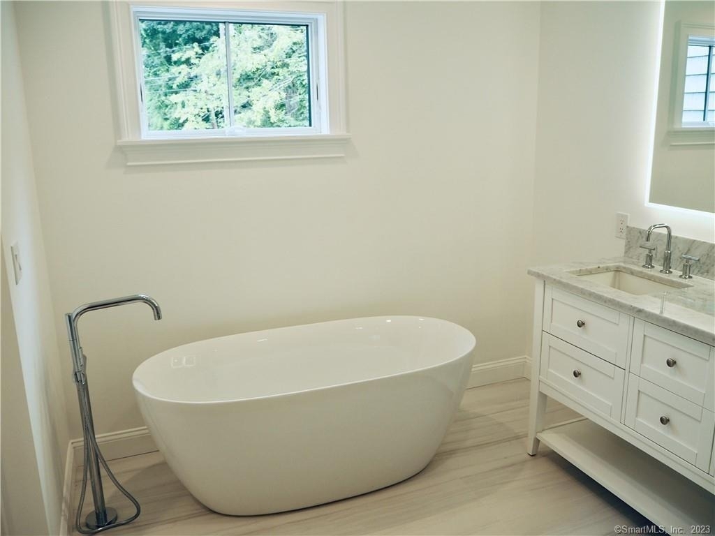 70 Seminary Street - Photo 13