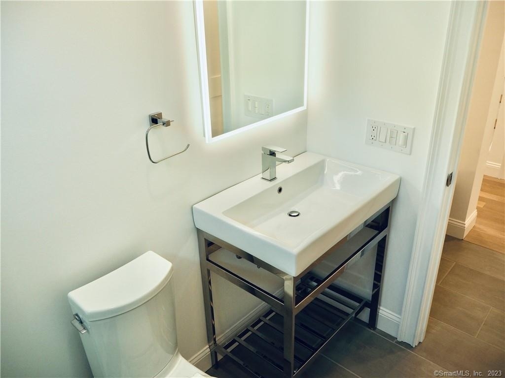 70 Seminary Street - Photo 8