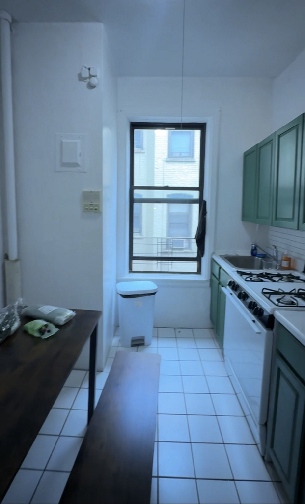 190 Claremont Avenue - Photo 2
