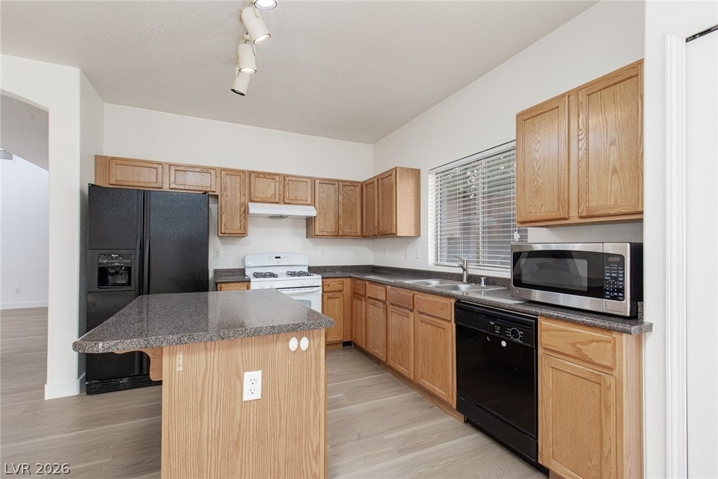 408 Madison Taylor Place - Photo 14