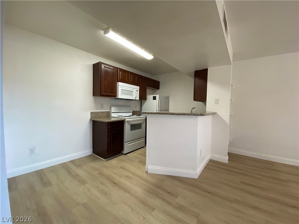 5174 S Jones Boulevard - Photo 4