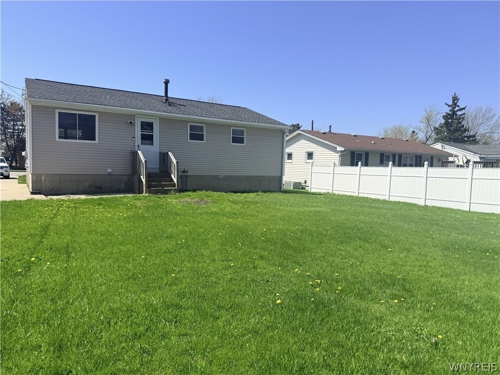 3365 Mckinley Parkway - Photo 2