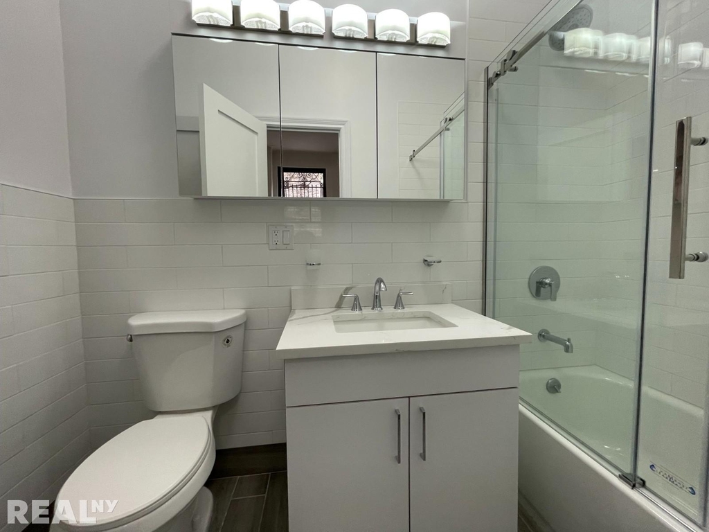 25 West 68th Street - Photo 3