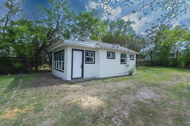 1716 Ethel Avenue - Photo 0