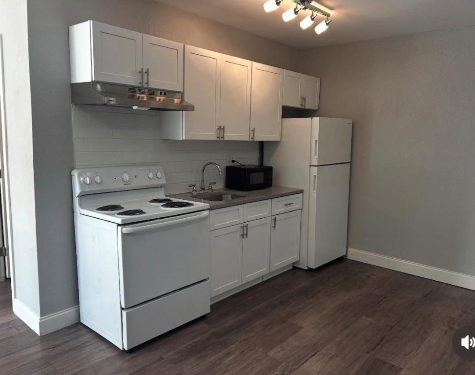 3201 23rd Street - Photo 0