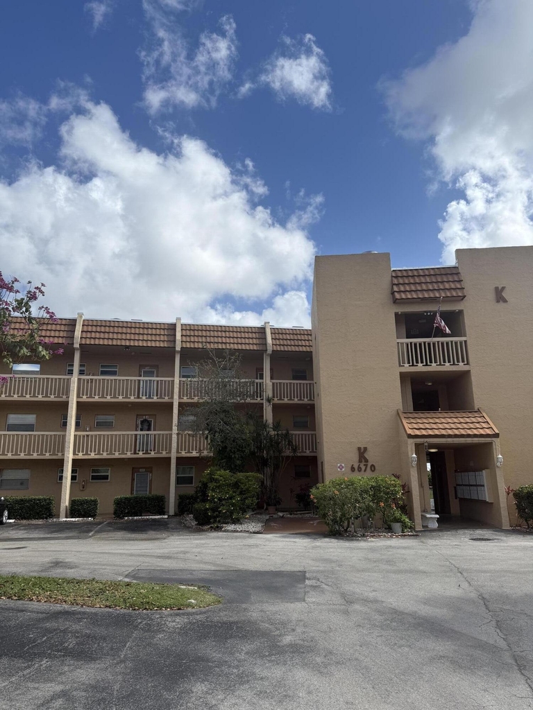 6670 Royal Palm Boulevard - Photo 0