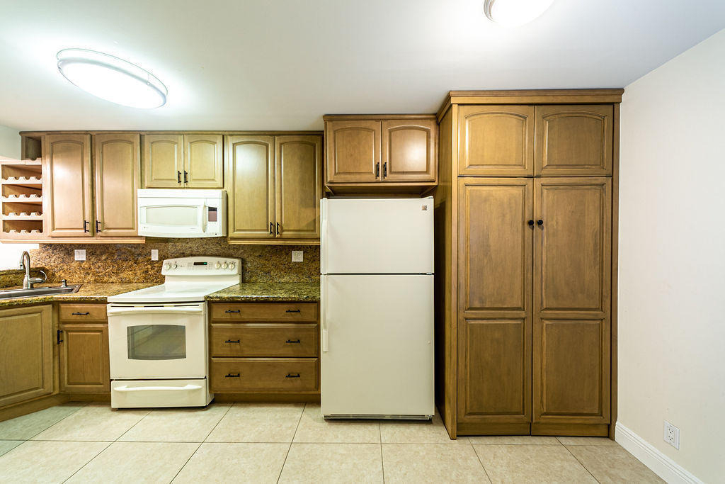 6 Royal Palm Way - Photo 2