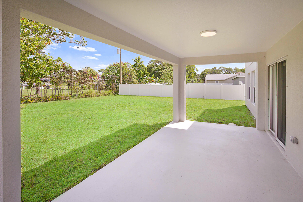 617 Se Karrigan Terrace - Photo 42