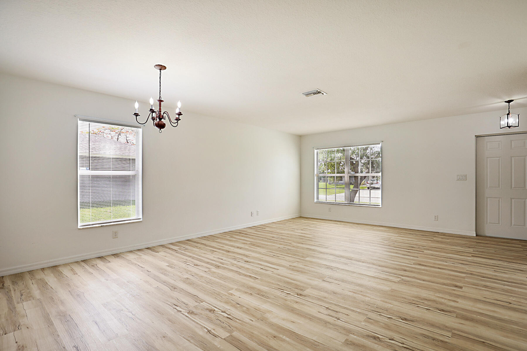 617 Se Karrigan Terrace - Photo 6