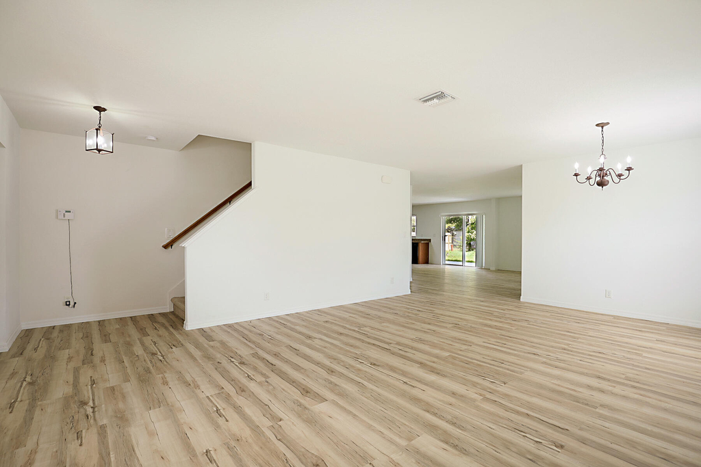 617 Se Karrigan Terrace - Photo 8