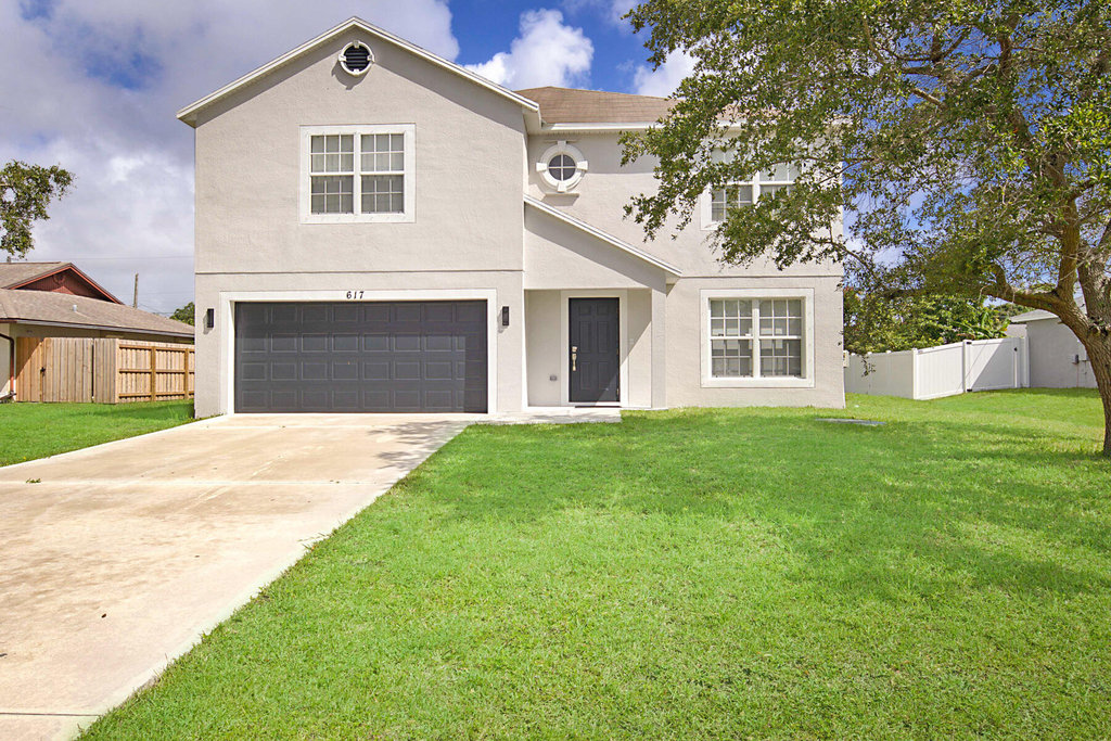 617 Se Karrigan Terrace - Photo 4