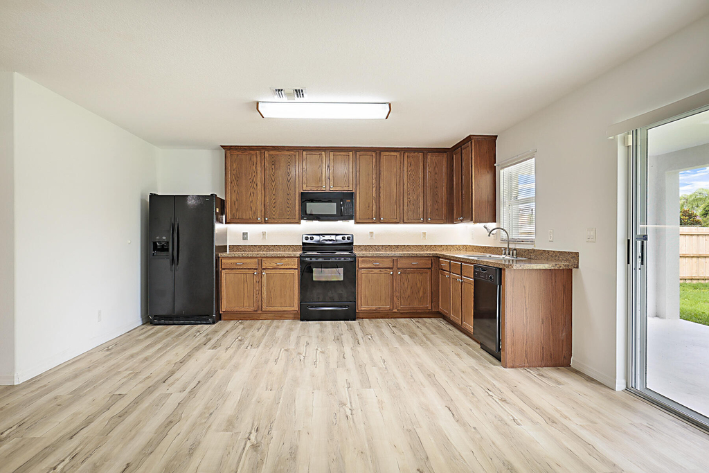 617 Se Karrigan Terrace - Photo 16