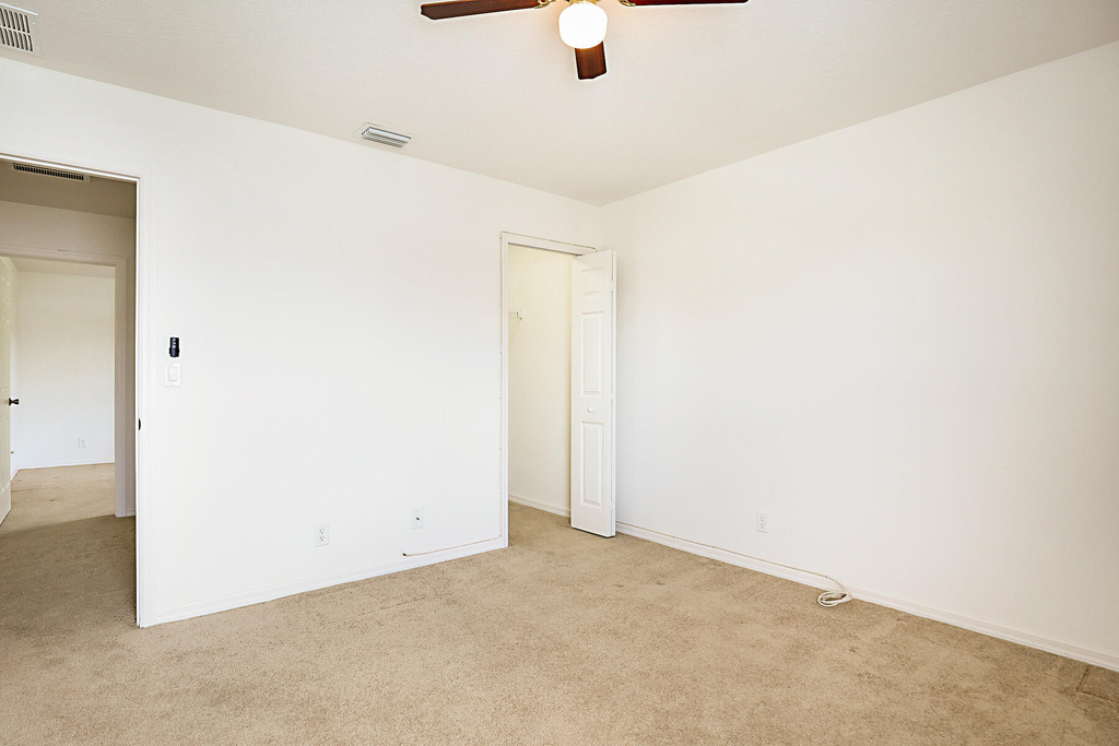 617 Se Karrigan Terrace - Photo 37