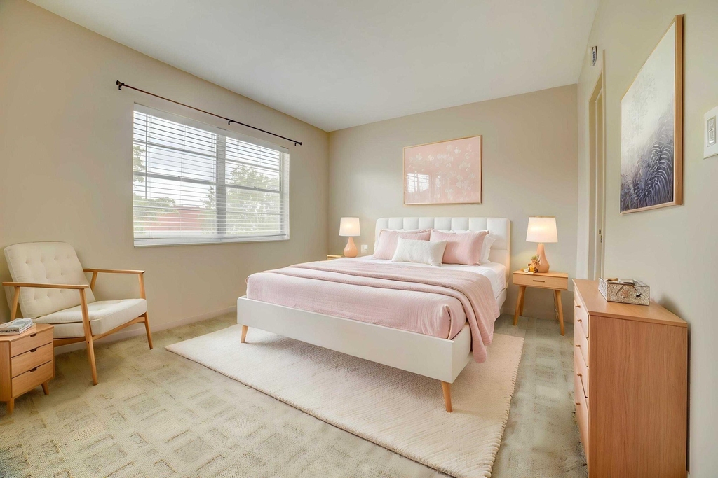 1117 Lake Terrace - Photo 5