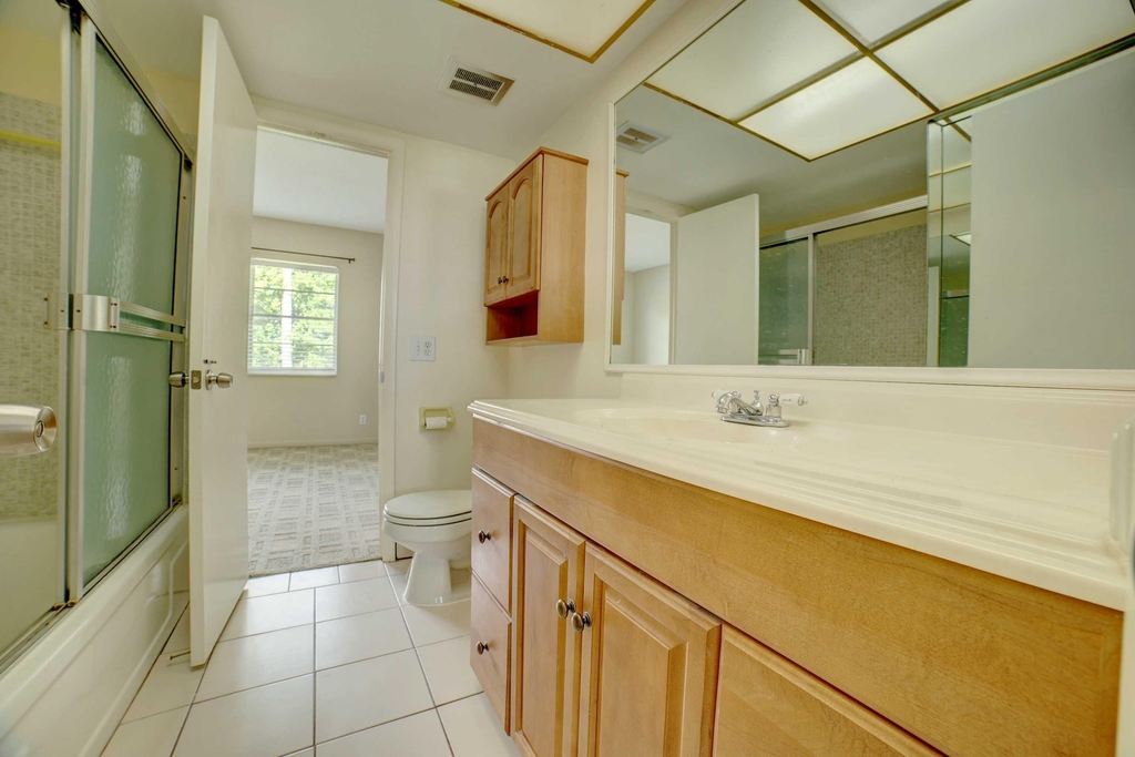 1117 Lake Terrace - Photo 7