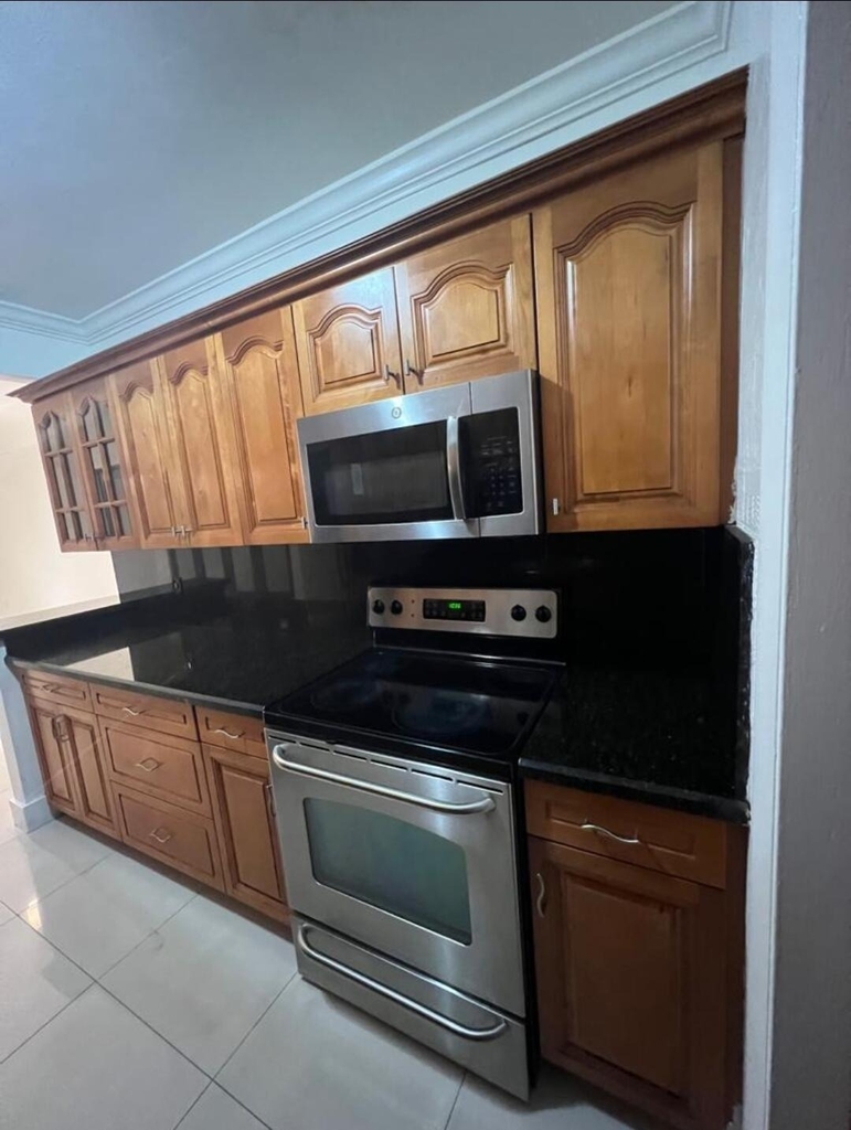 1560 Ne 127th Street - Photo 9