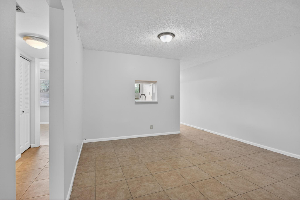 2501 Antigua Terrace - Photo 9