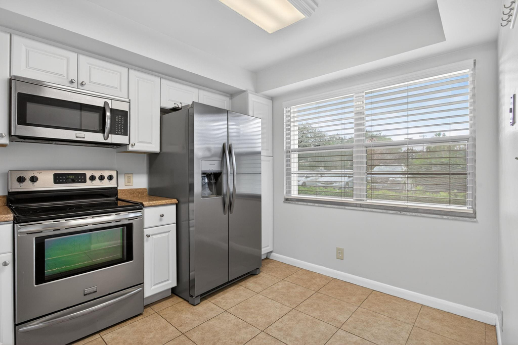 2501 Antigua Terrace - Photo 4