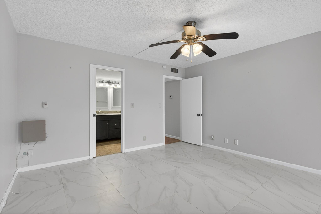 2501 Antigua Terrace - Photo 23