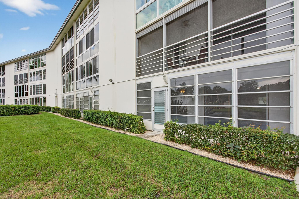 2501 Antigua Terrace - Photo 31