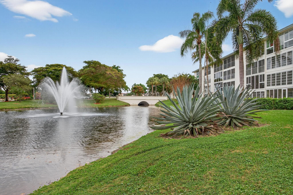 2501 Antigua Terrace - Photo 12