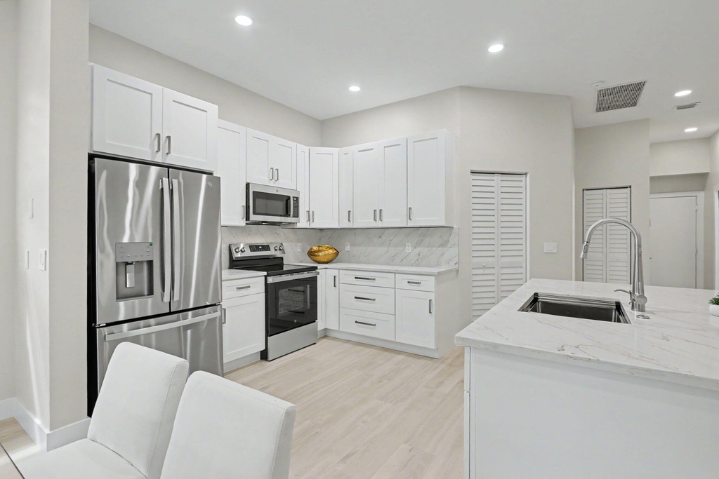 7832 Rockford Road - Photo 10
