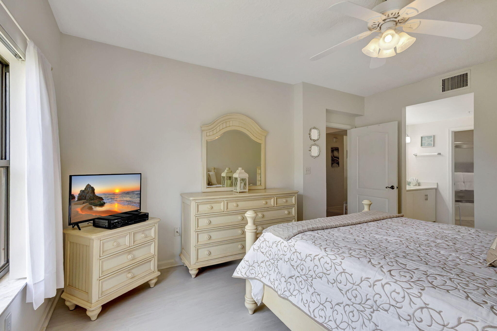 800 Uno Lago Drive - Photo 24