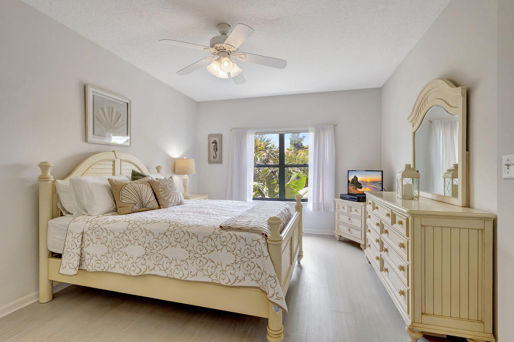 800 Uno Lago Drive - Photo 23