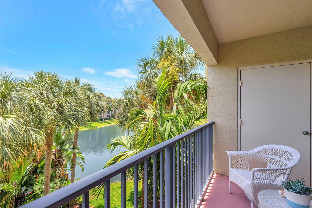 800 Uno Lago Drive - Photo 40