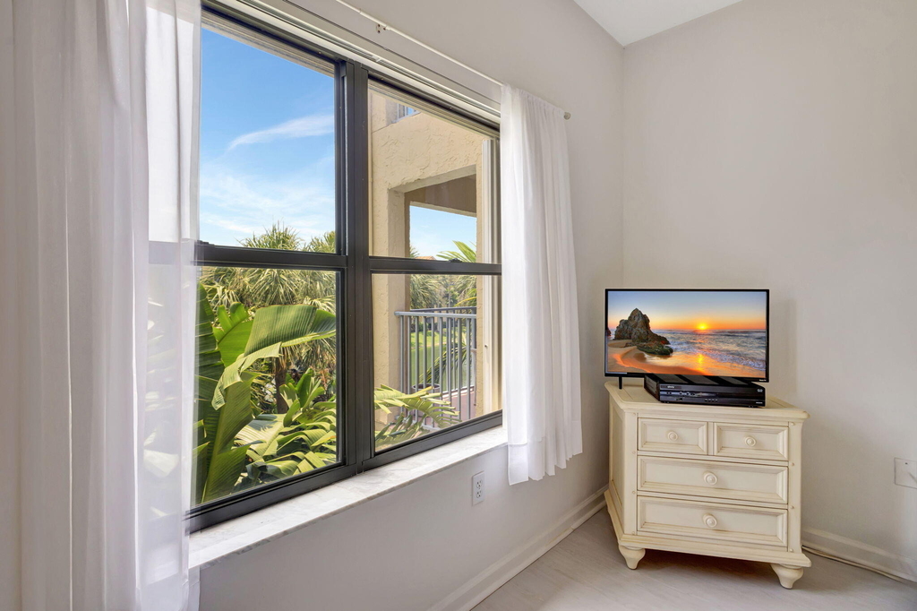 800 Uno Lago Drive - Photo 25