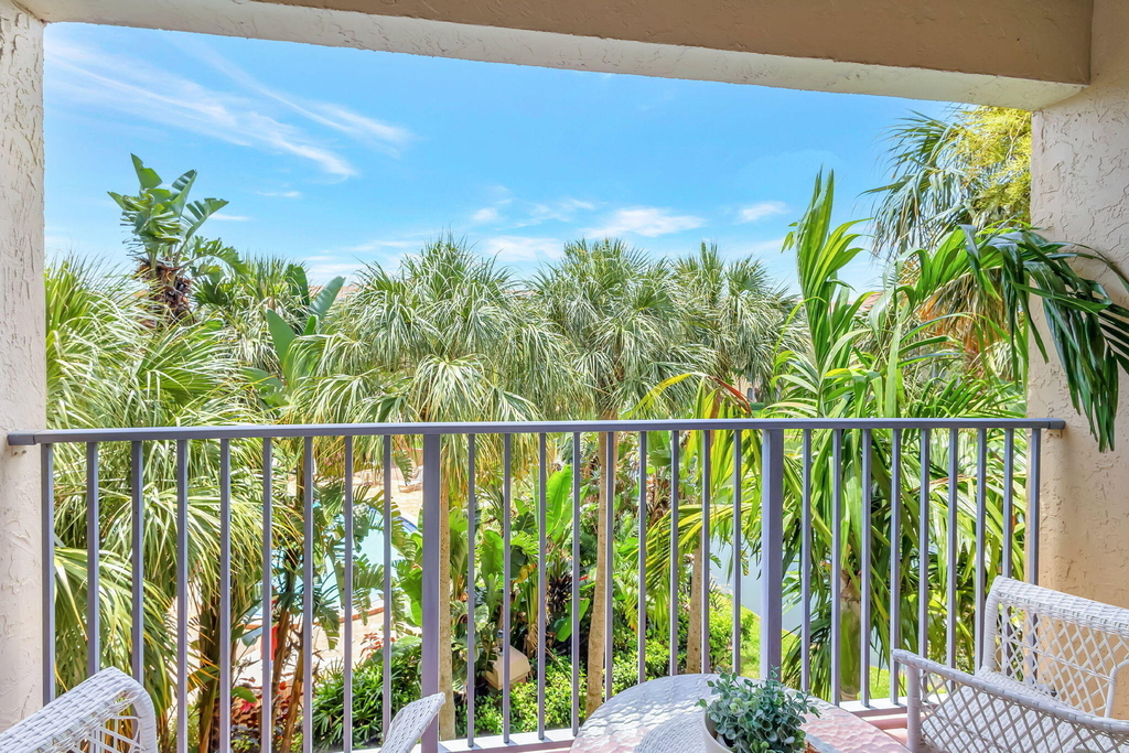 800 Uno Lago Drive - Photo 37