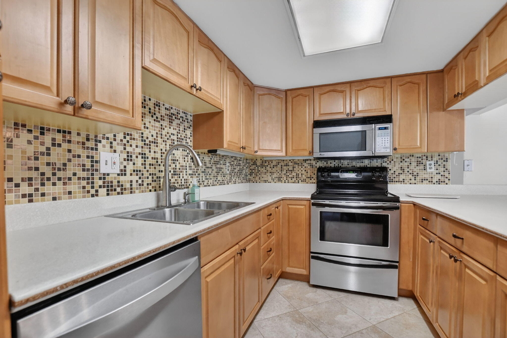 243 Nw 45th Avenue - Photo 5