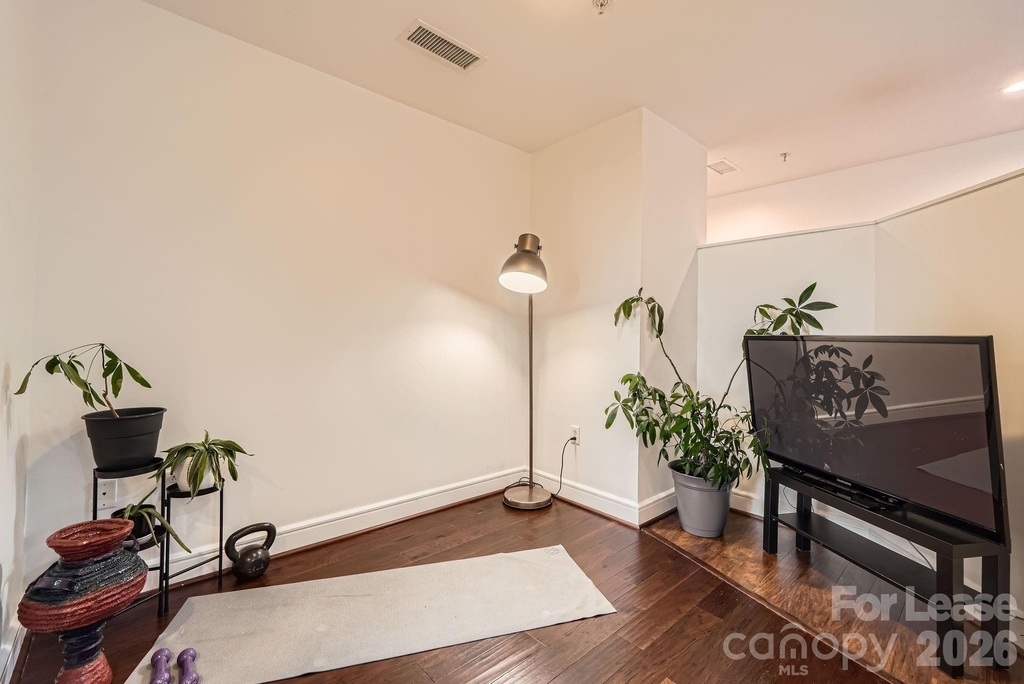 333 W Trade Street W - Photo 5