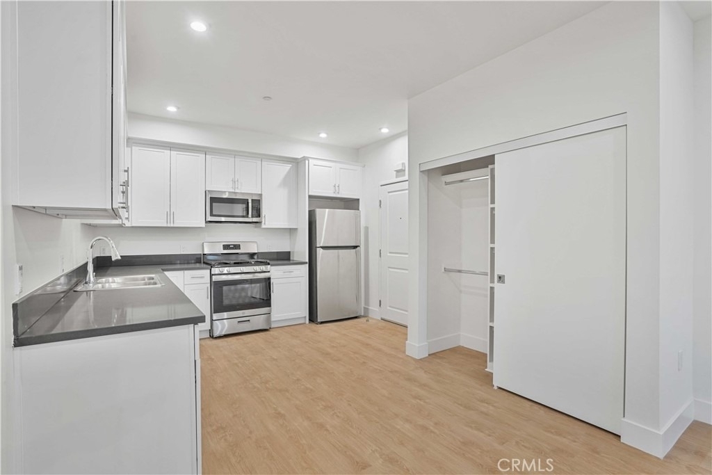 8750 Sepulveda Boulevard - Photo 2